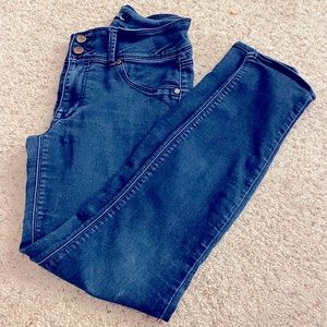1822 High Waisted Jeans Size 6